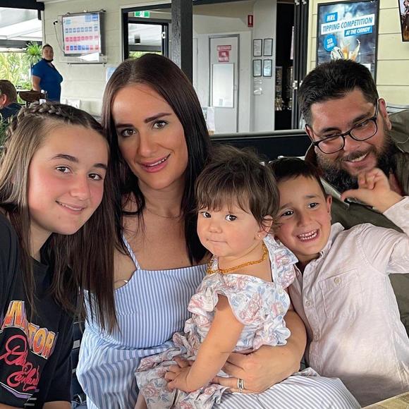 Meet your Posher, Suzette - Picture 1 of 1